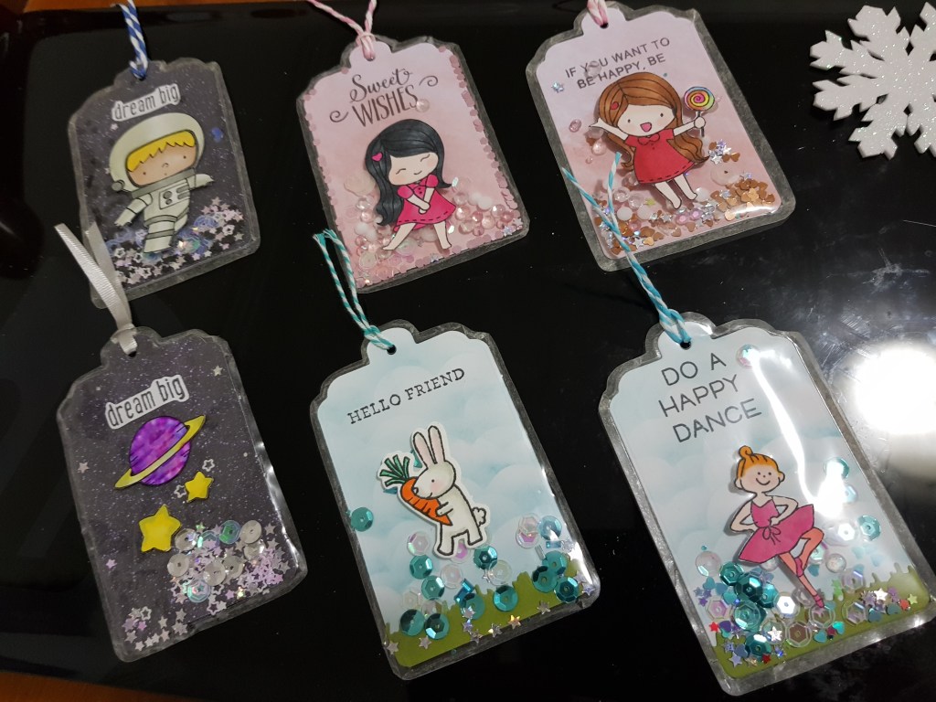 How to make shaker bookmarks without fuse tool. Easy and cheap papercrafting and stamps ideas.