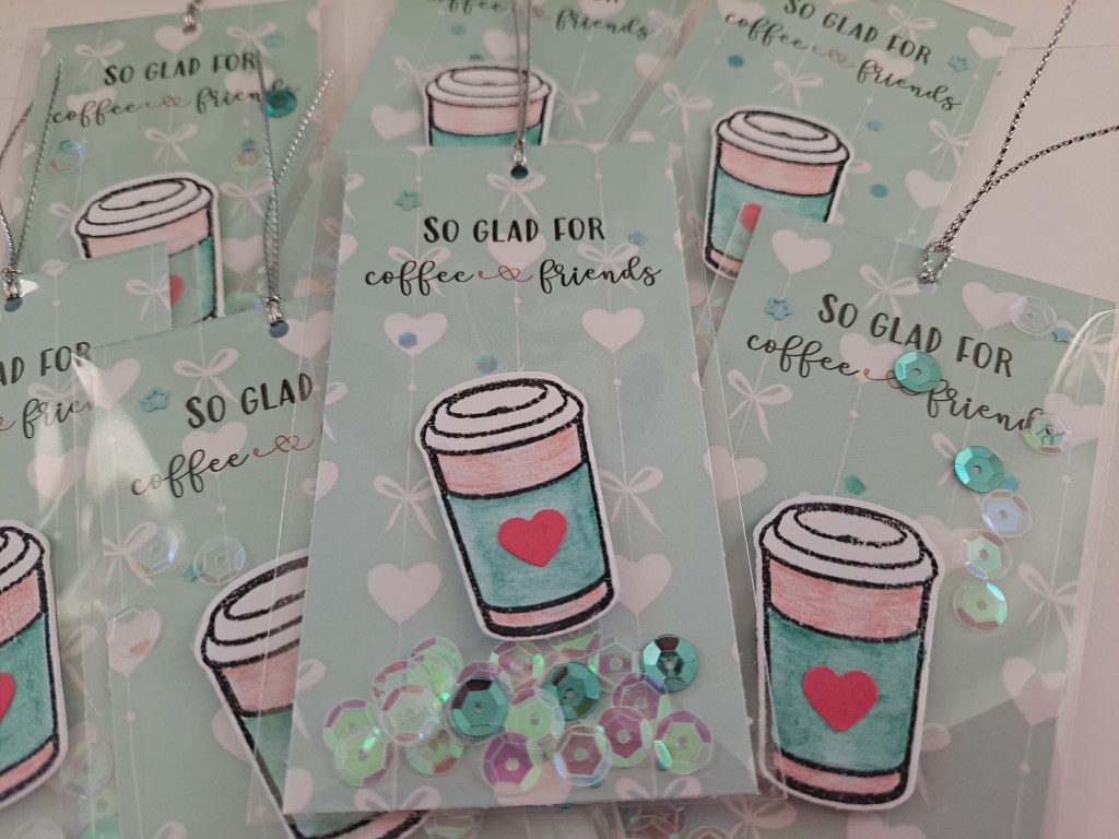 How to make shaker bookmarks without fuse tool. Easy and cheap papercrafting and stamps ideas. Plus ideas on using desginer papers.