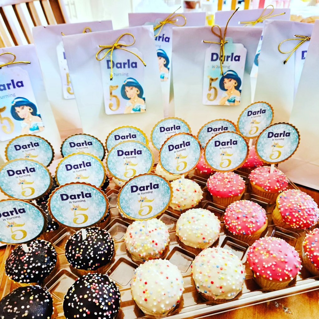 Diy tags and cupcake toppers for birthday for a little girl