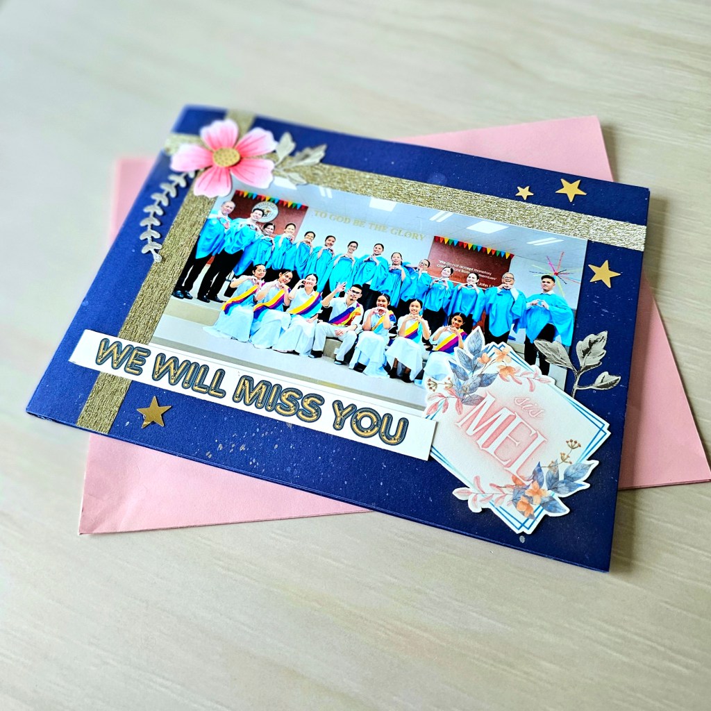 Easy to make scrapbook idea dark blue and gold