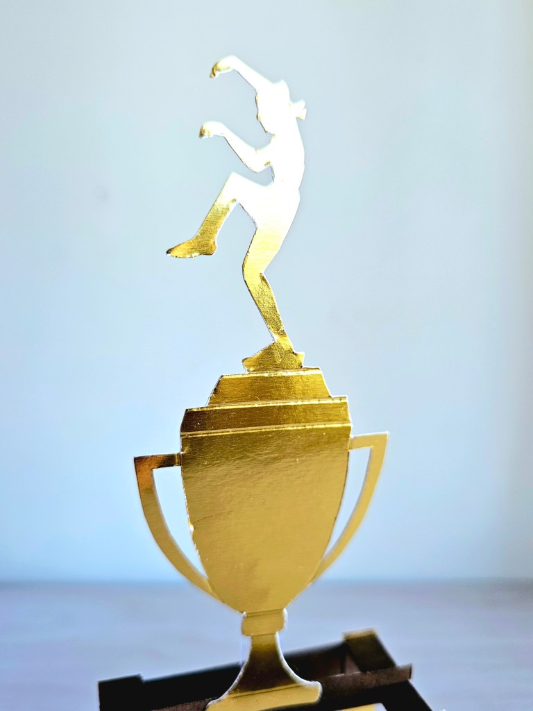 Tutorial cobra kai trophy Lawn fawn platform pop up card